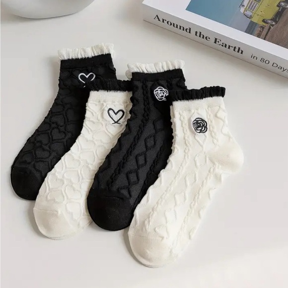 Soft white and black socks inspired chanel - Picture 3 of 6